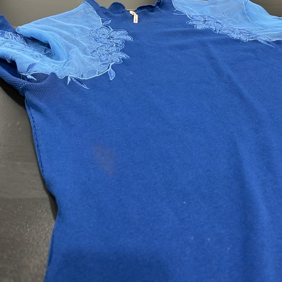 Free People Daniella Embroidered Blue Top Sz Medium - Picture 16 of 16